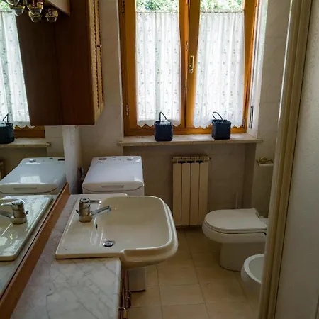 Ai Piedi Del Gran Paradiso